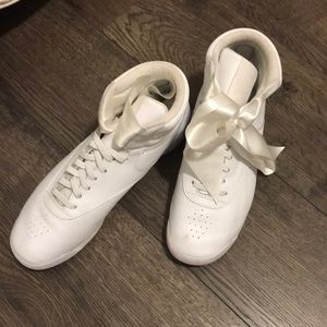 ARIANA GRANDE REEBOKS